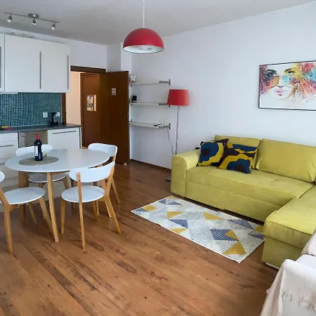 Apartment Neon Gondola Bansko